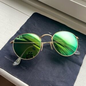 Ray-Ban round mirrored green sunglasses